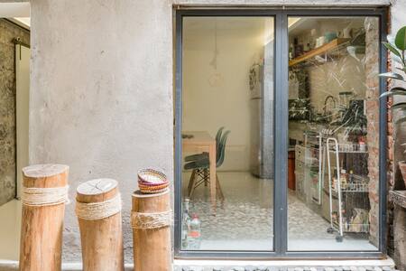 Guest Suite in Historic Architecture Home