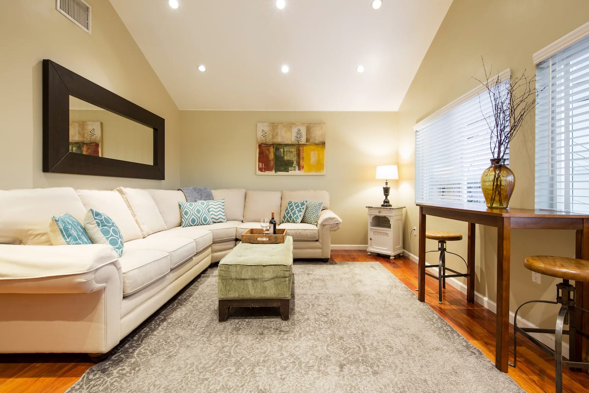 Walk to the Ocean from This Laguna Beach Loft