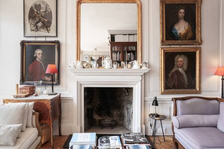 Classical Apartment on the Royal Mile