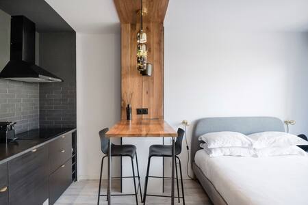 nero / Annecy Station Quarter City Center Studio