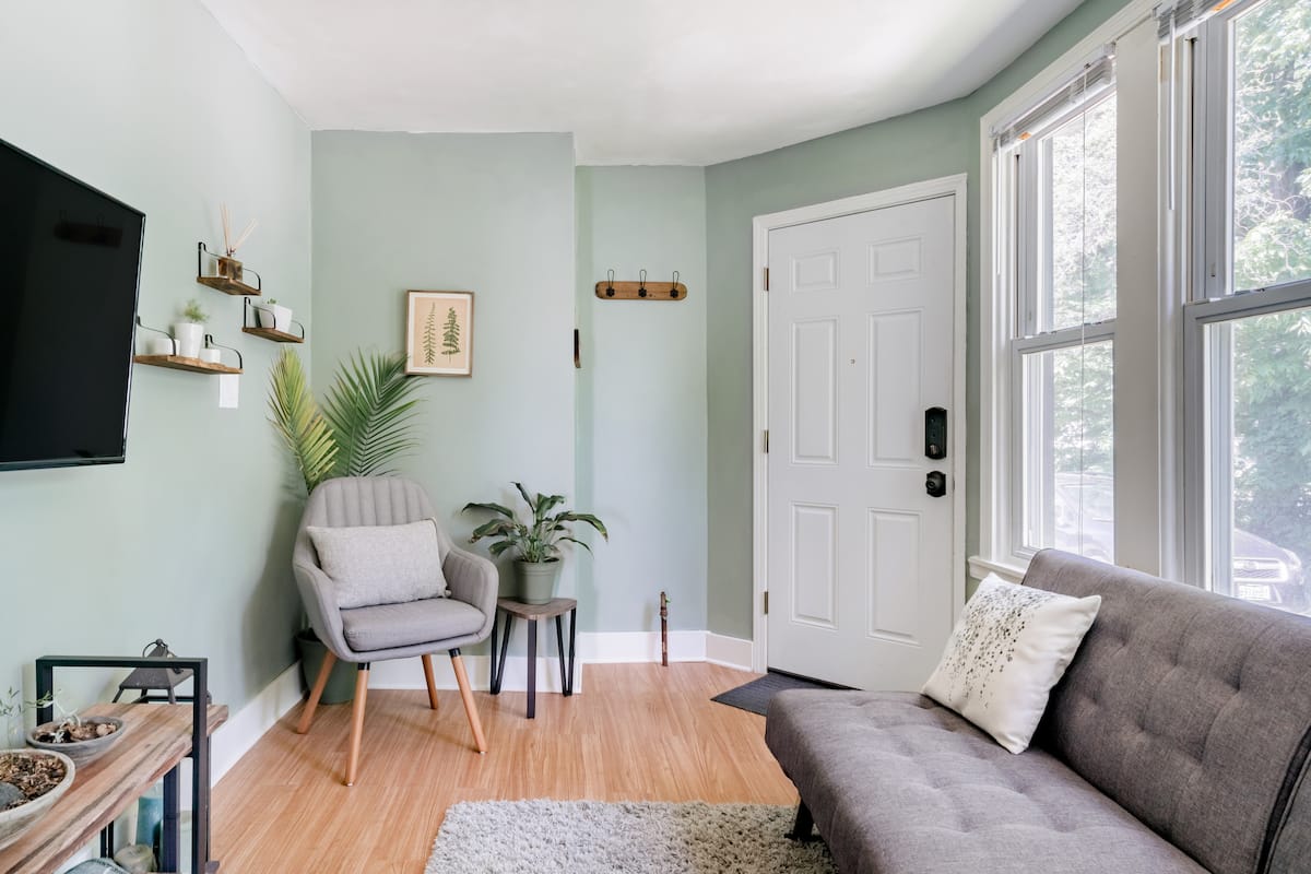 Lounge in a Historic Home near Downtown Ypsilanti