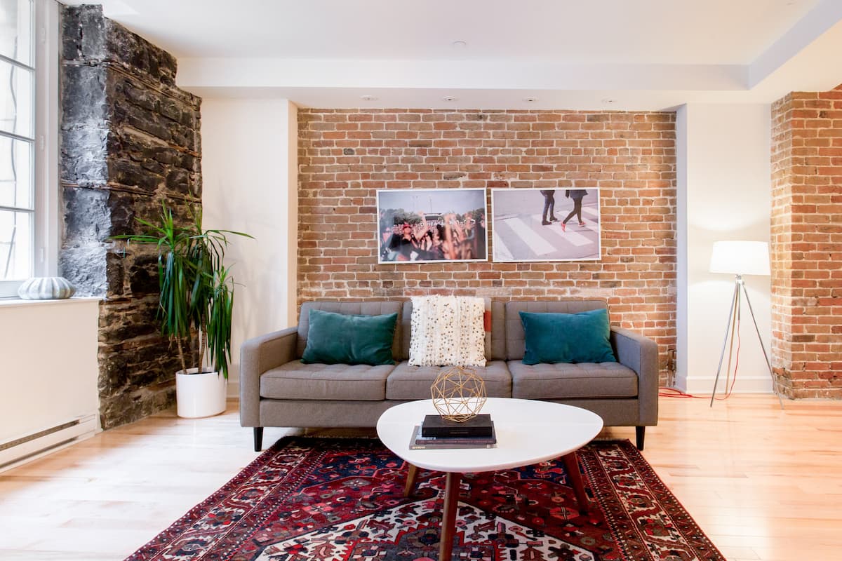 Indulge in a Cool and Romantic Apartment in Old Port