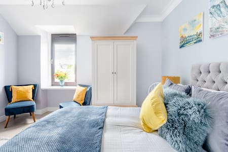 Cheerful, Airy Flat Walking Distance from Inverness Castle