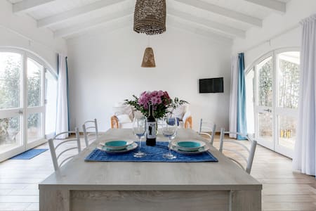 Residenza da Mario...
Luminoso, creativo appartamento con giardino