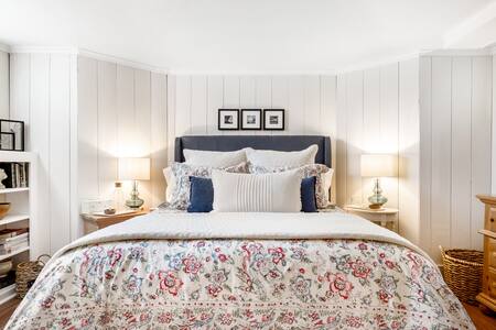 Charming Proctor Suite in Tacoma’s North End