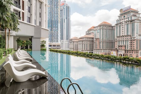 Stylish High Rise Apartment with City Views