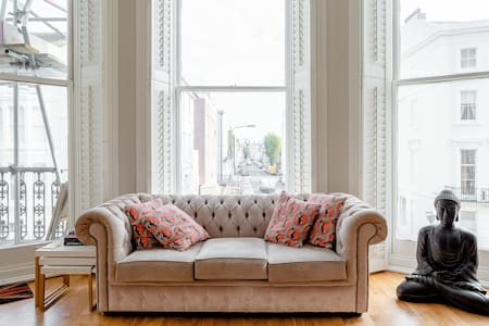 Amazing Brighton Flat with Balcony Sea View