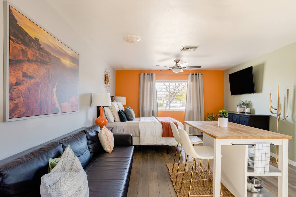 Tempes Sweet Suite With Private Entrance Near Downtown Tempe