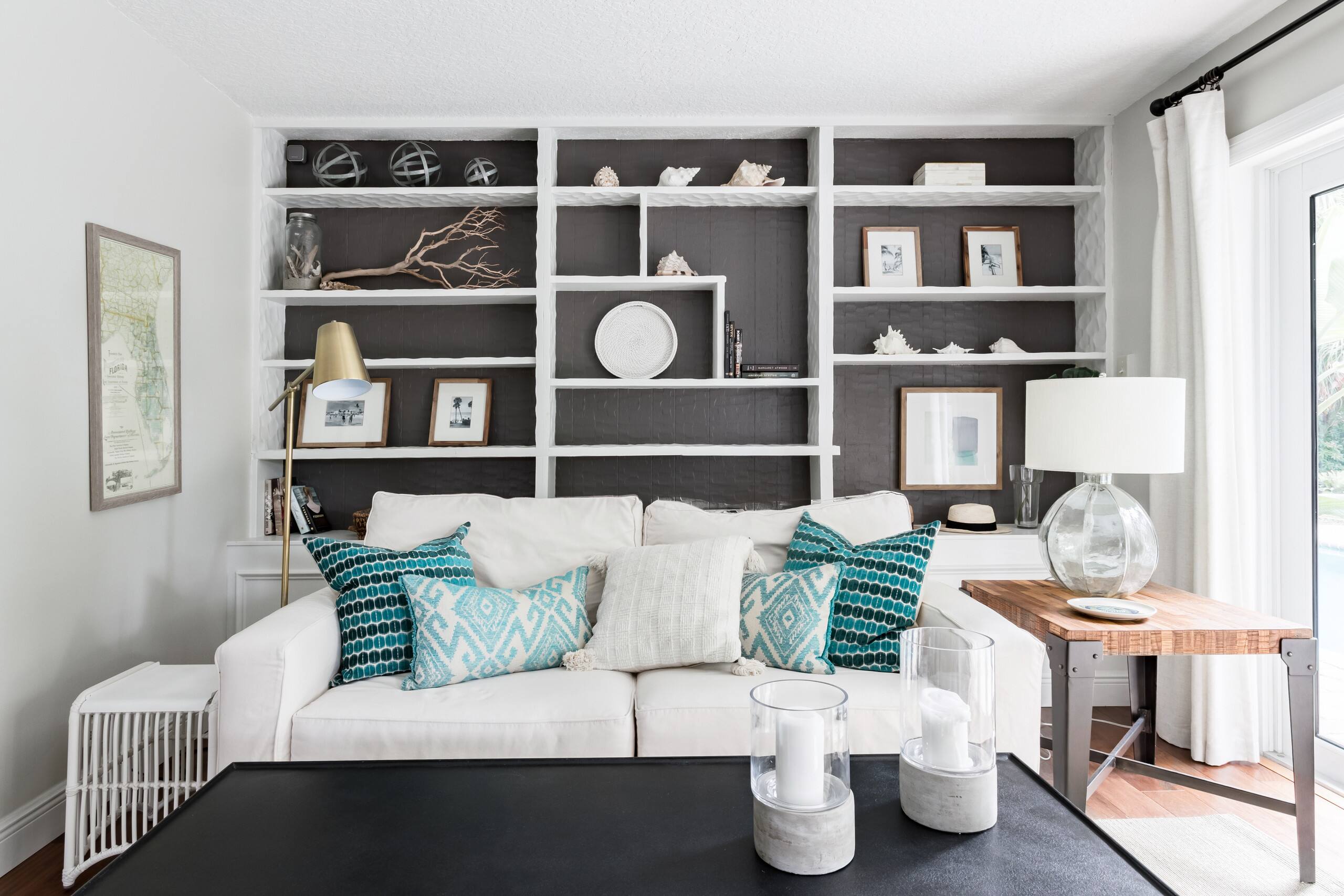 Family House With a Tropical Garden and BBQ Near Palm Beach - Villas