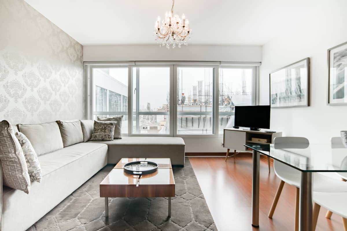 a spacious oasis in the heart of miraflores