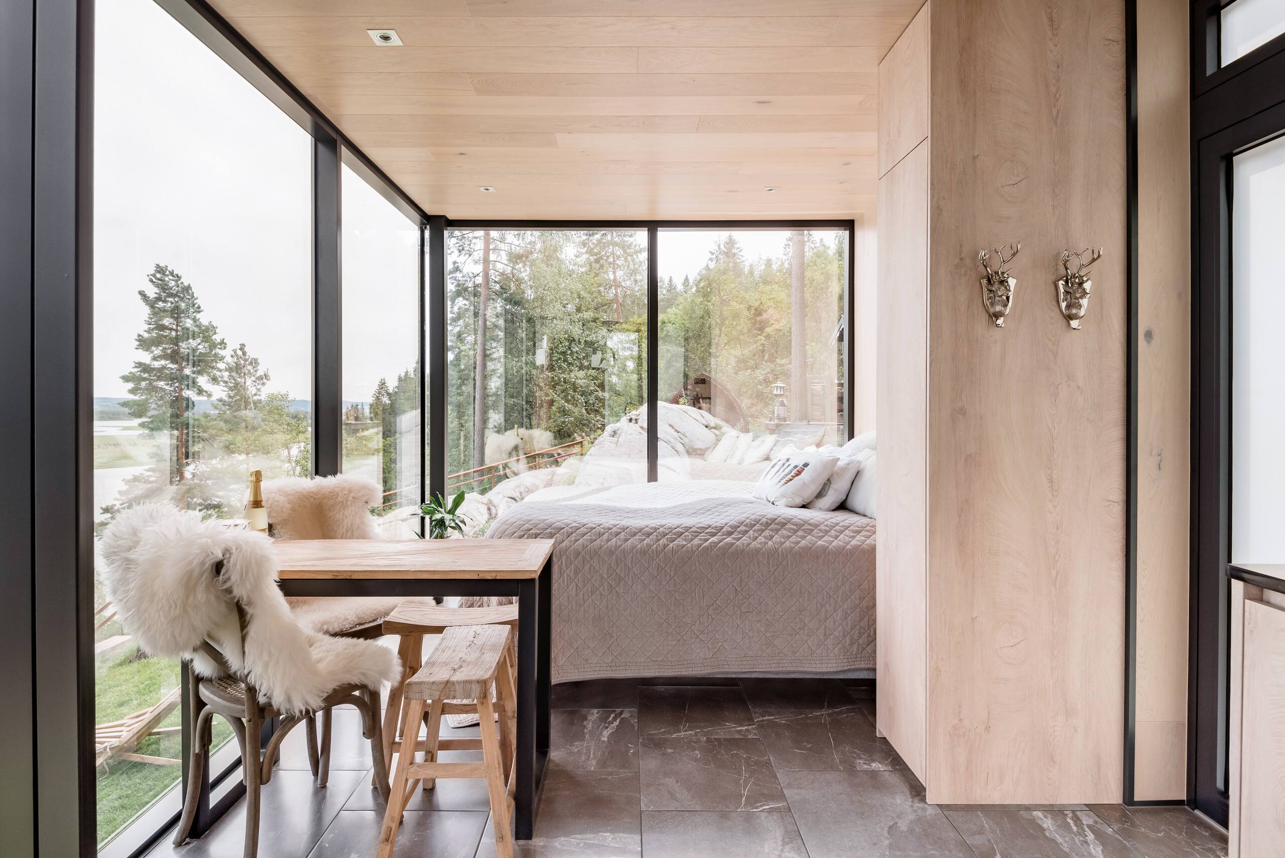 The WonderINN Mirrored Glass Cabin Minihus til leie i Rælingen
