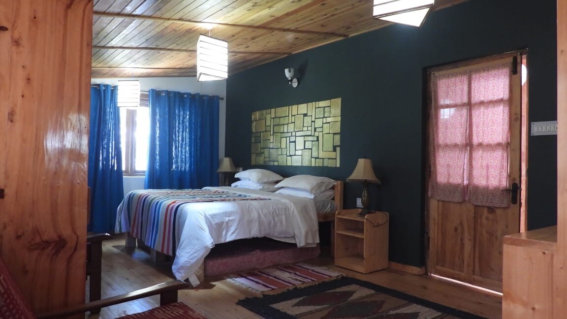 Tanvi S Pine Cottage Cozy And Comfy House Cottages For Rent In