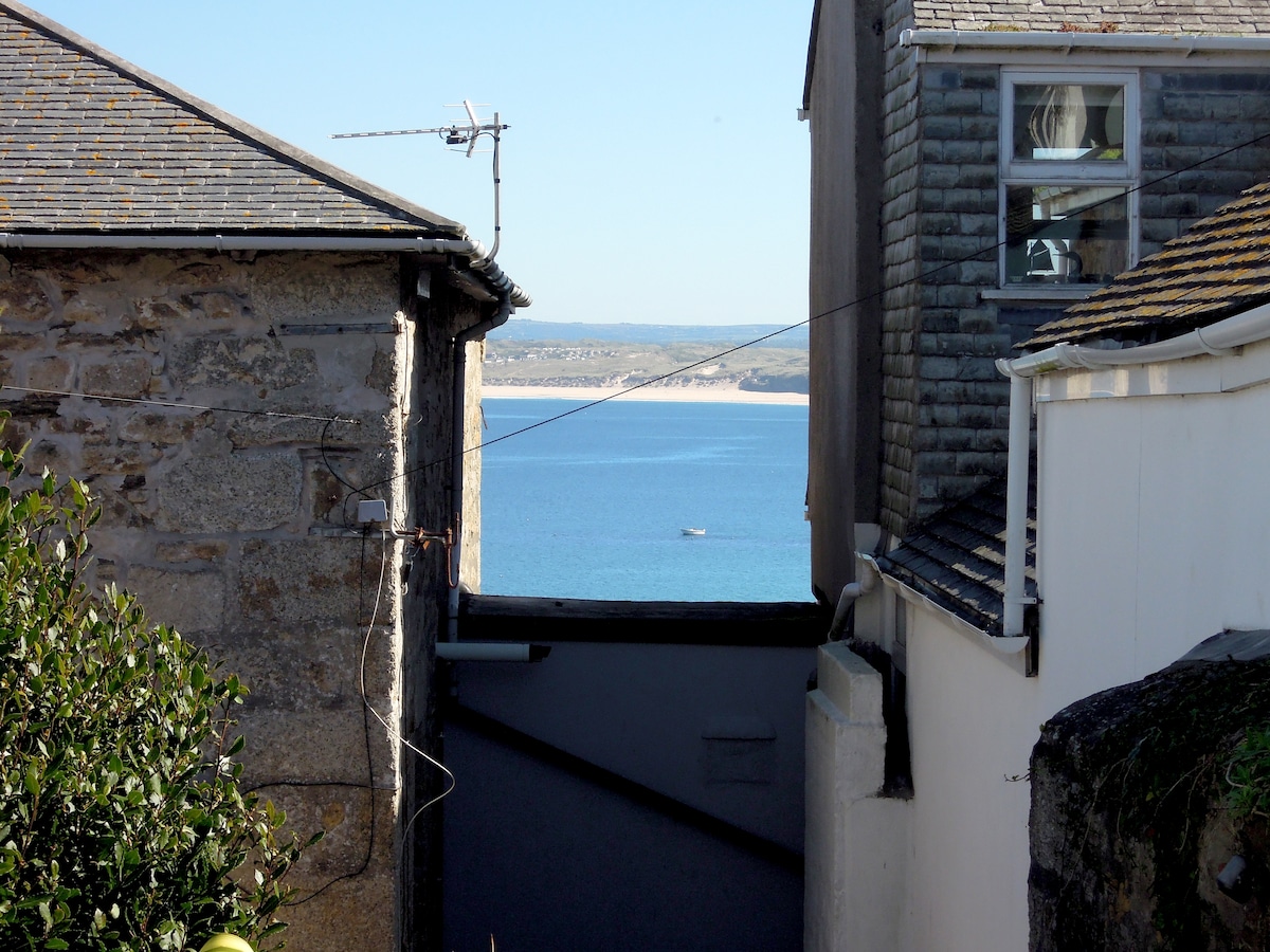 Figgy Cottage Cosy Cottage In Central St Ives Cottages For