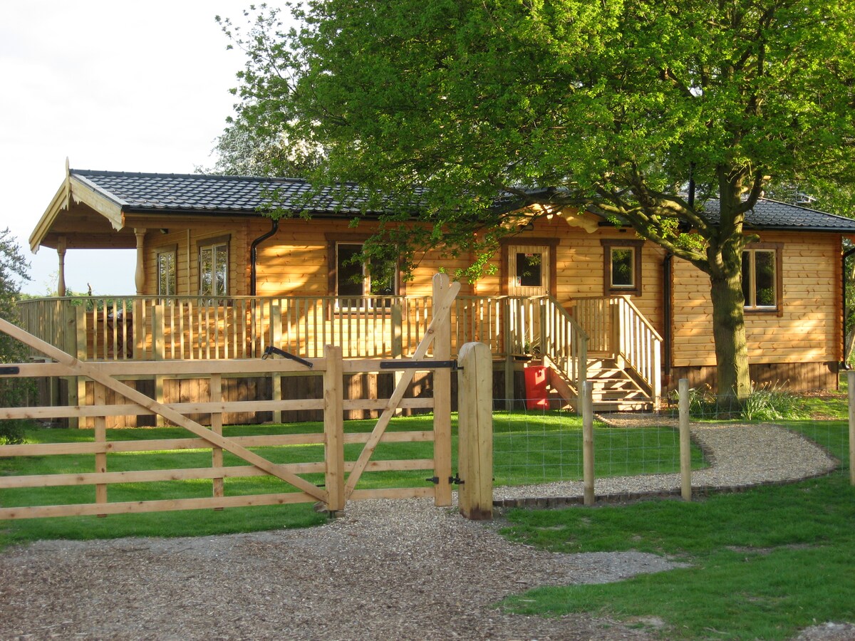 Orchard Lodge Exclusive Log Cabin York Cabins For Rent In York