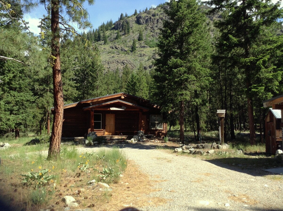Mazama Trails Cabin Houses For Rent In Winthrop