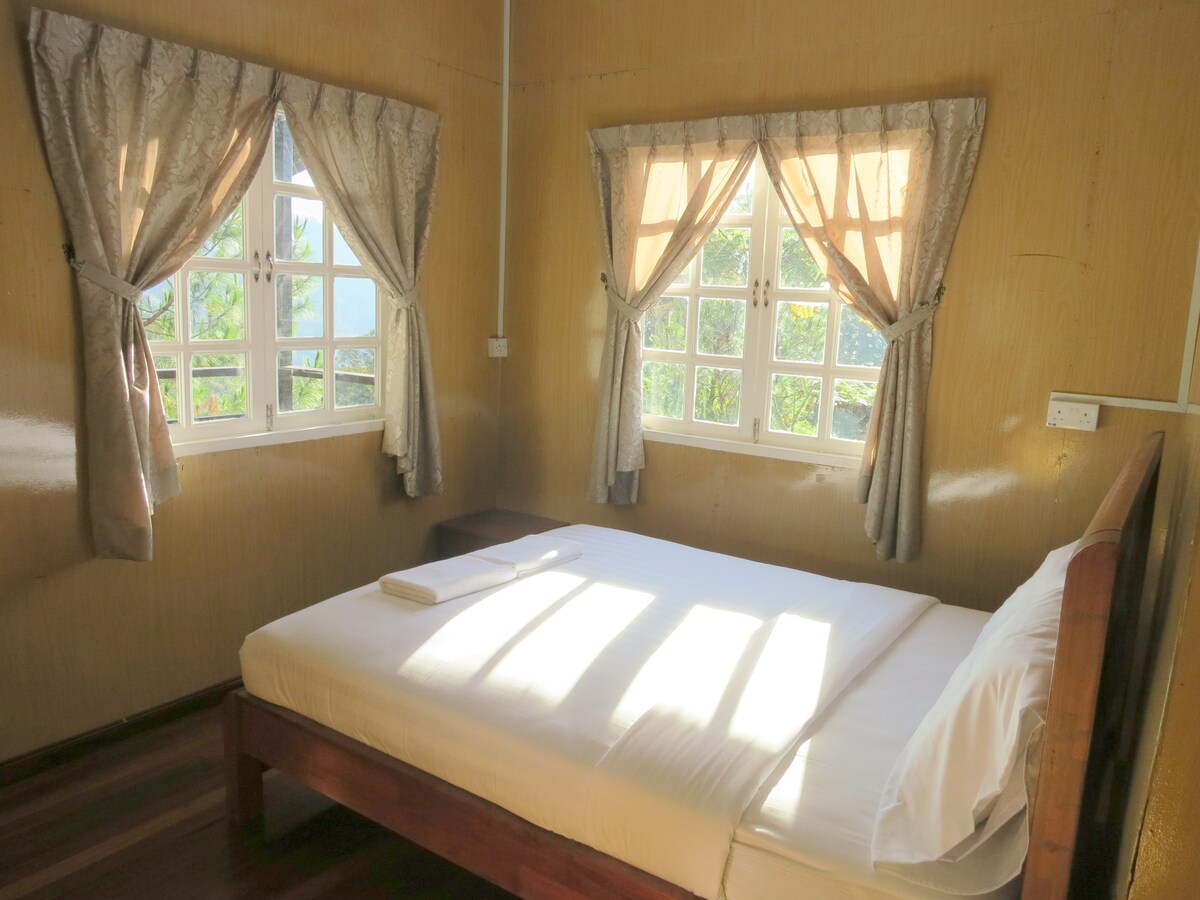 Mile 36 lodge bungalow and chalet houses for rent in kundasang Chalet Bungalow désign