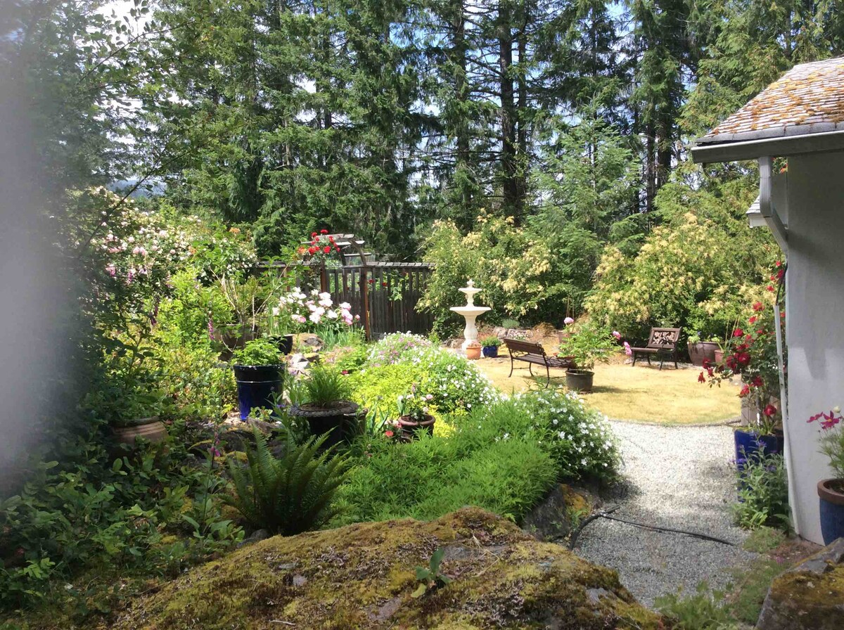 Mockingbird Hill Vacation Rental Cottages For Rent In Port Alberni