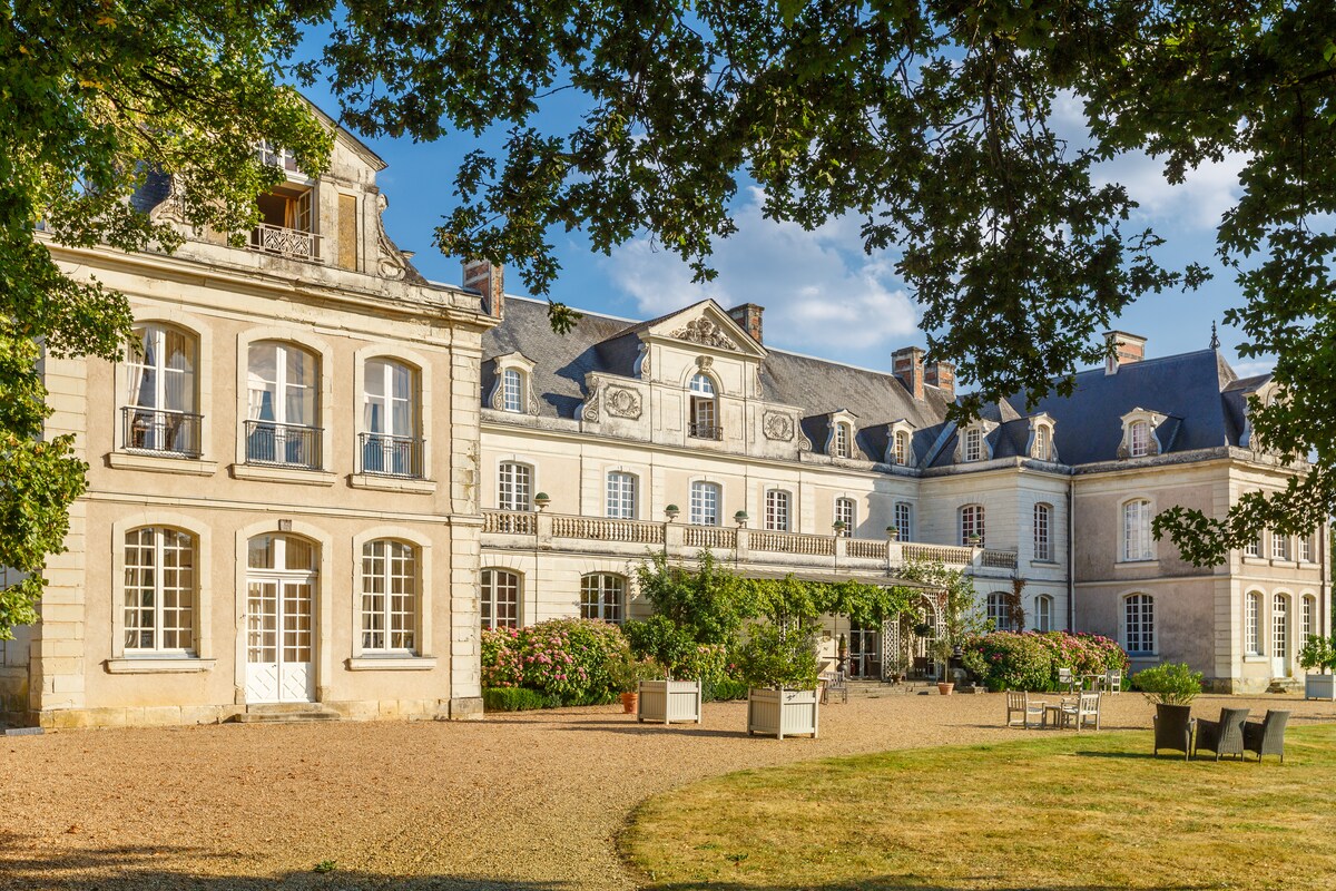Private family chateau in the loire valley hotels for rent in champigné pays de la loire france Private family chateau in the loire valley hotels for rent in champigné pays de la loire france