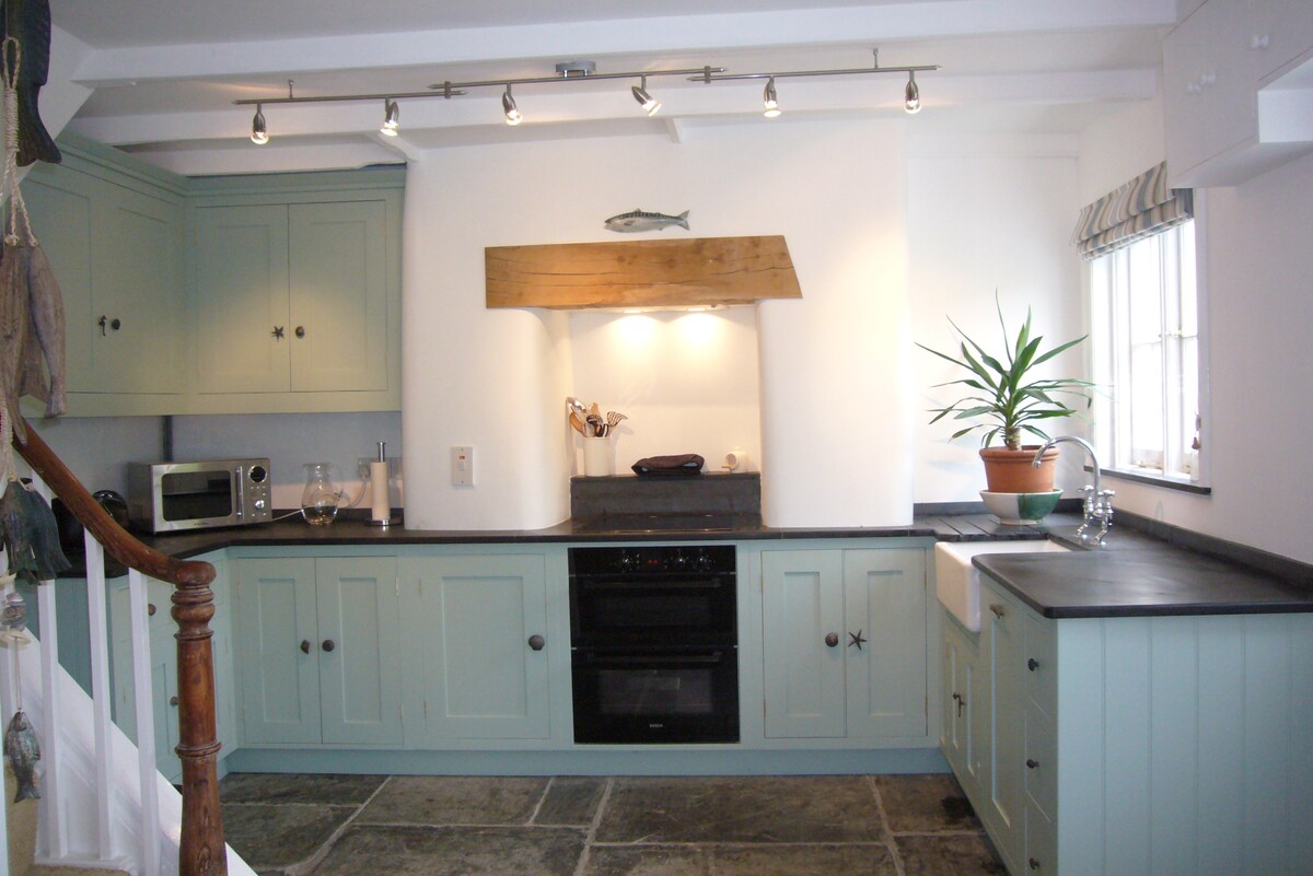 Arabia Cottage Port Isaac Sleeps 5 With Parking Cottages For