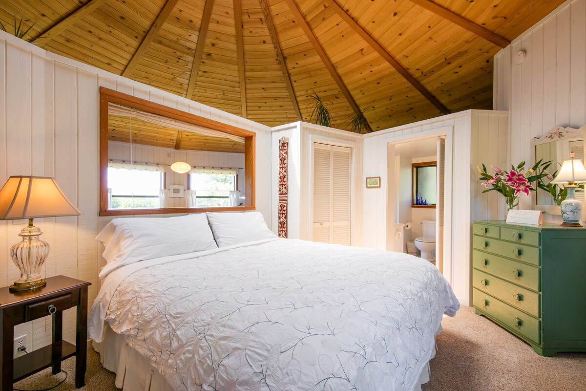 Windsong Guest Yurt Cottages For Rent In Point Reyes Station