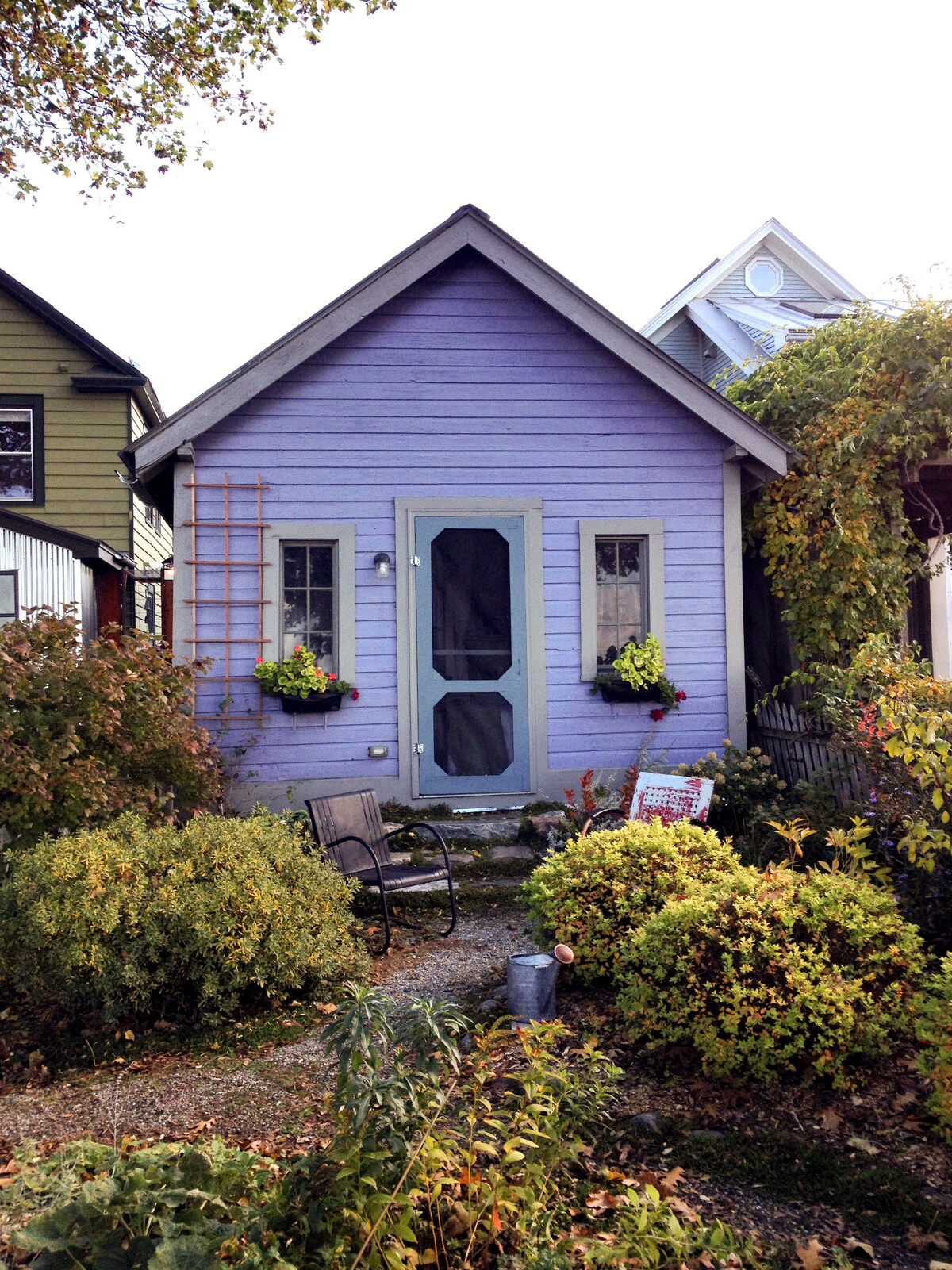 Lakeview Garden Cottage Tiny Houses For Rent In Burlington