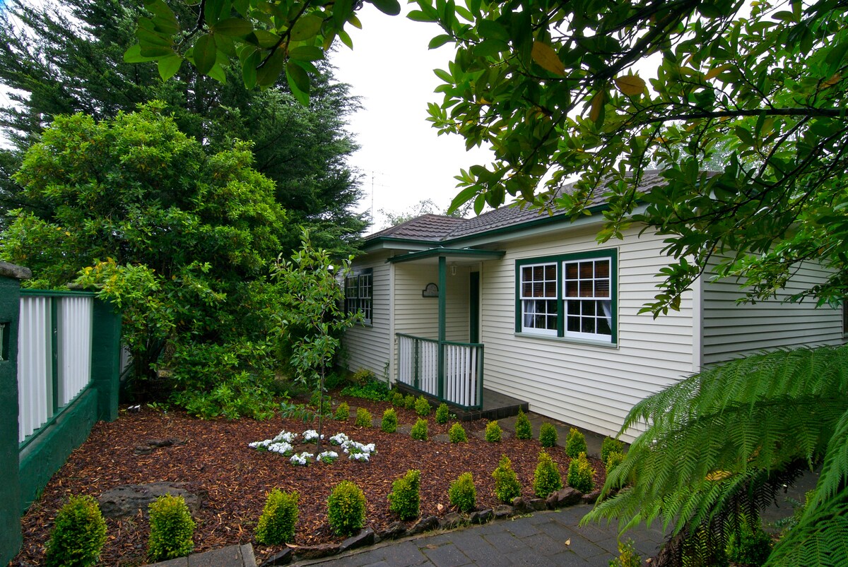 Harmony Cottage Cottages For Rent In Leura