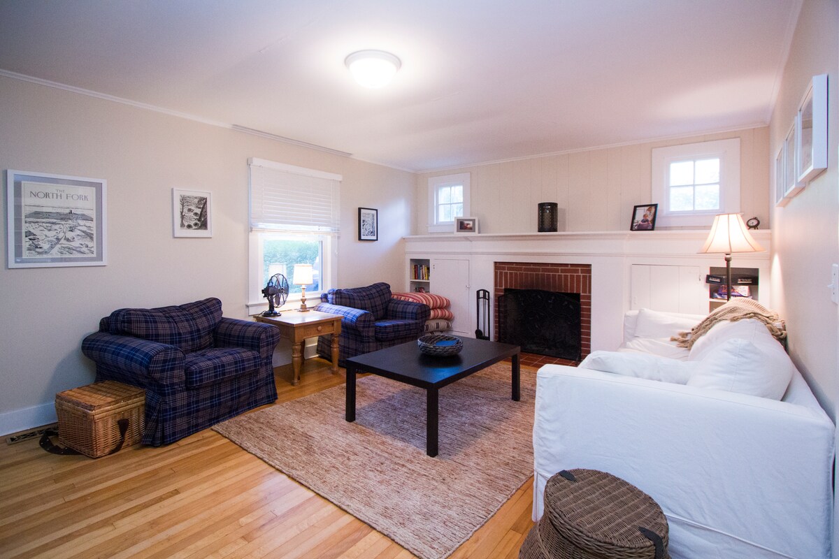 Charming Modern House W Woods Cottages For Rent In Mattituck