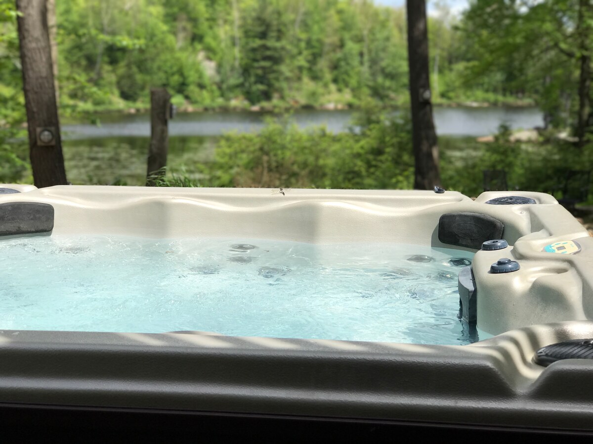 Laurentian Cottage Lakefront Oasis Chalets For Rent In Grenville