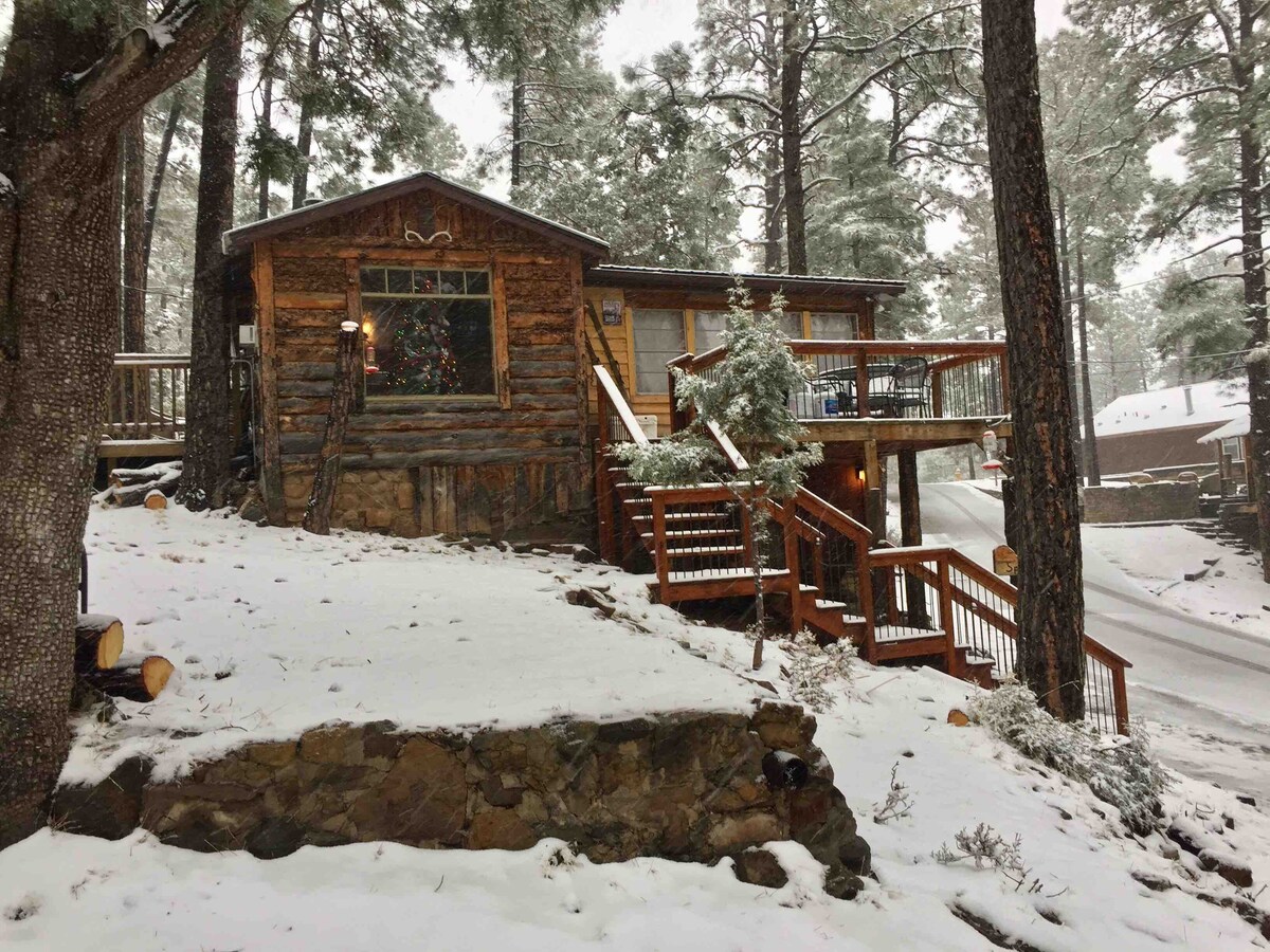 Sprucewood Cabin In The Upper Canyon Pet Friendly Cabins For