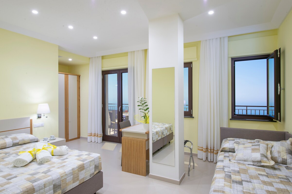 Get B B Villa Paradise Resort Agerola Costa D Amalfi Bed And For Android Free Get Wallpaper B B Villa Paradise Resort Agerola Costa D Amalfi Bed And Desktop Wallpaper Free