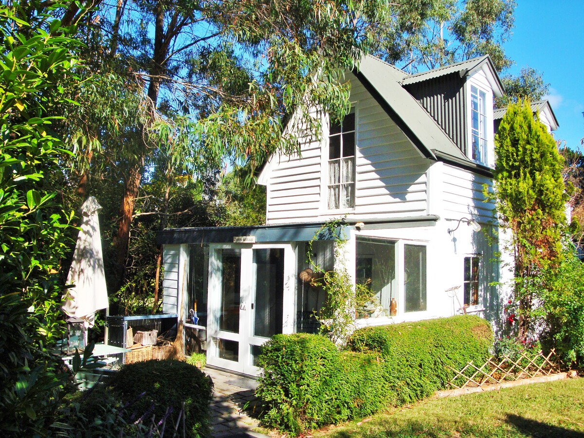 Devon Cottage Bowral Burradoo Houses For Rent In Burradoo