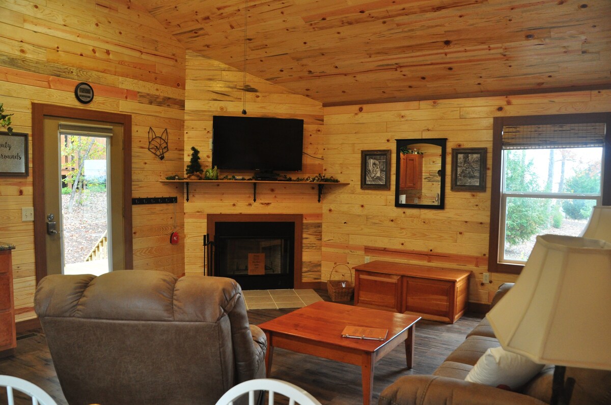 No Sunday Check Ins Relaxing Gated Cabins Hot Tub Cabins For