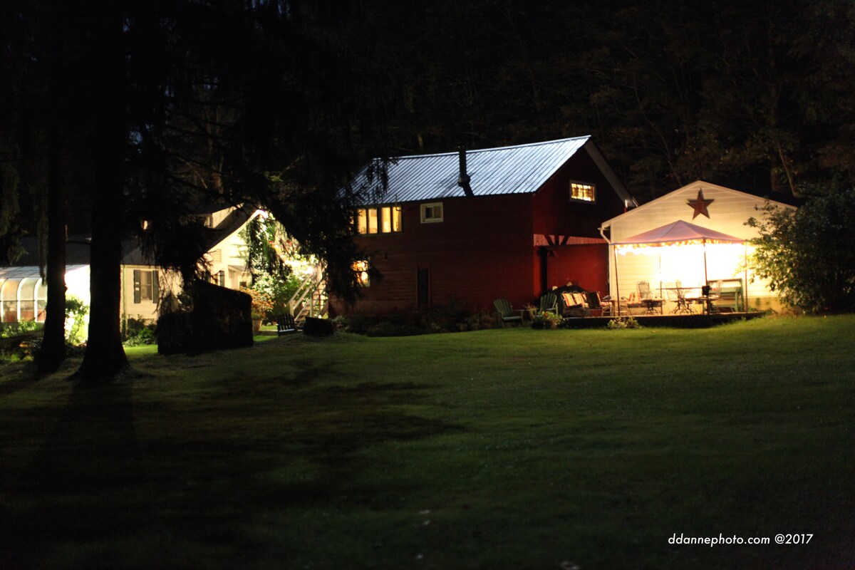 Enchanted Country Cottage Barn On Waterfalls Barns For Rent In