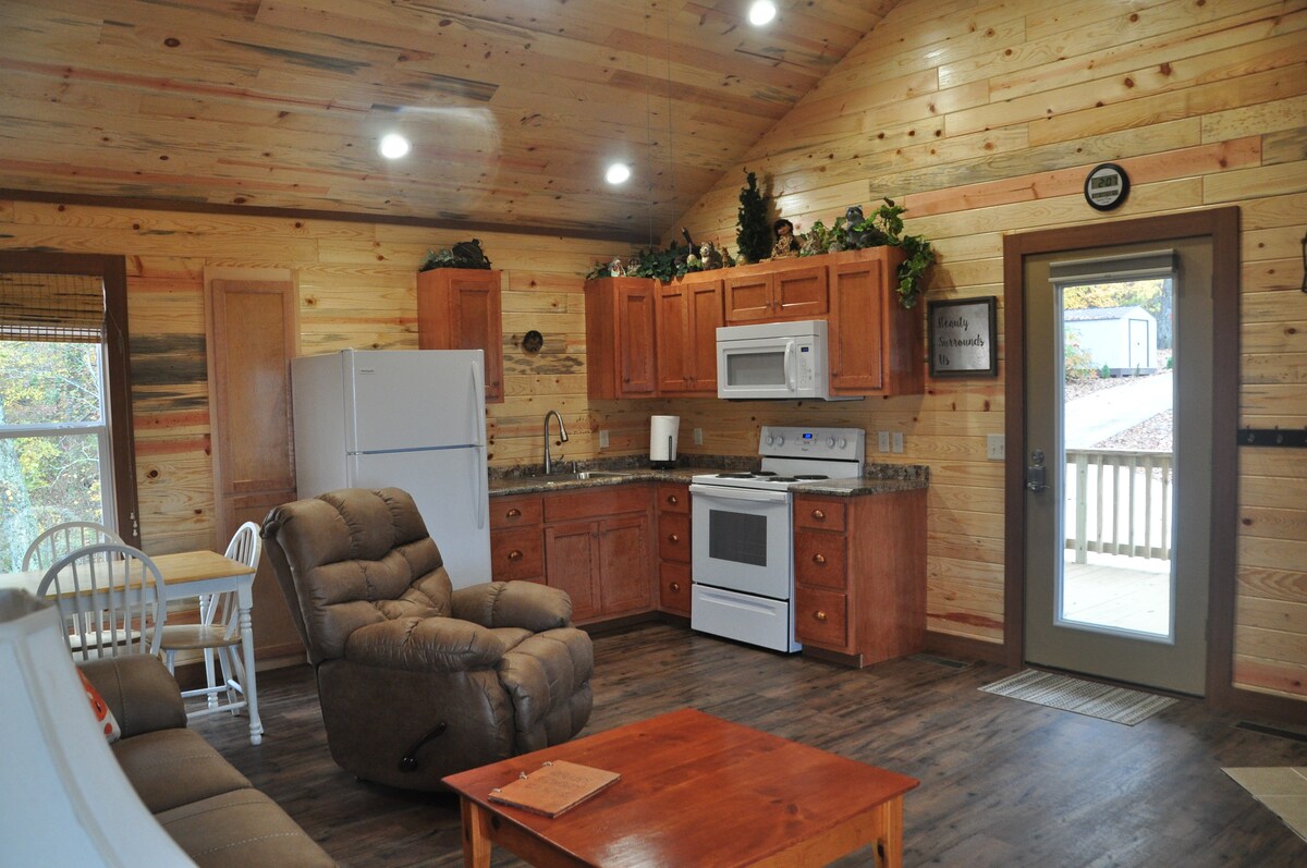 No Sunday Check Ins Relaxing Gated Cabins Hot Tub Cabins For
