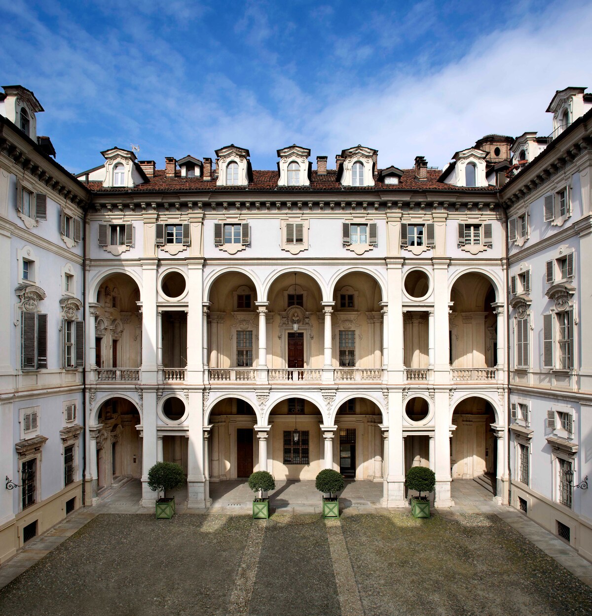 Straordinario palazzo barocco nel centro storico! appartamenti ... La barocco piemontese valore