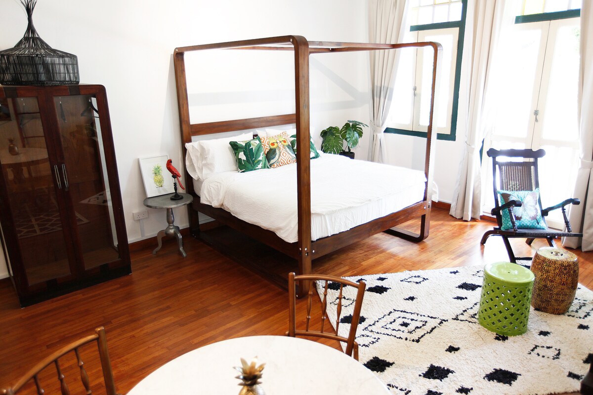 Spacious Exotic Mandalay Suite In S Shophouse Loteng Untuk Dise Kan Di Singapura Singapura