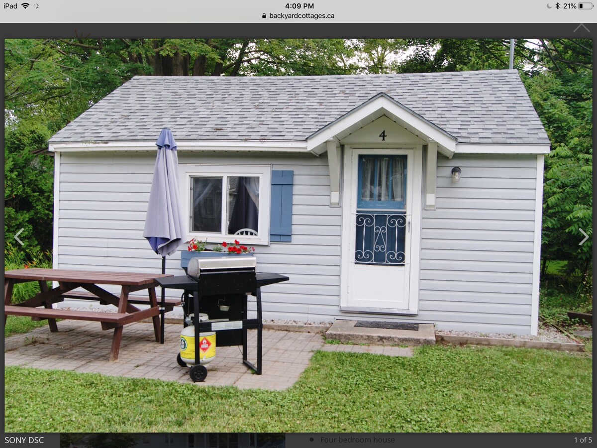 Backyard Cottage 4 Cabins For Rent In Port Elgin