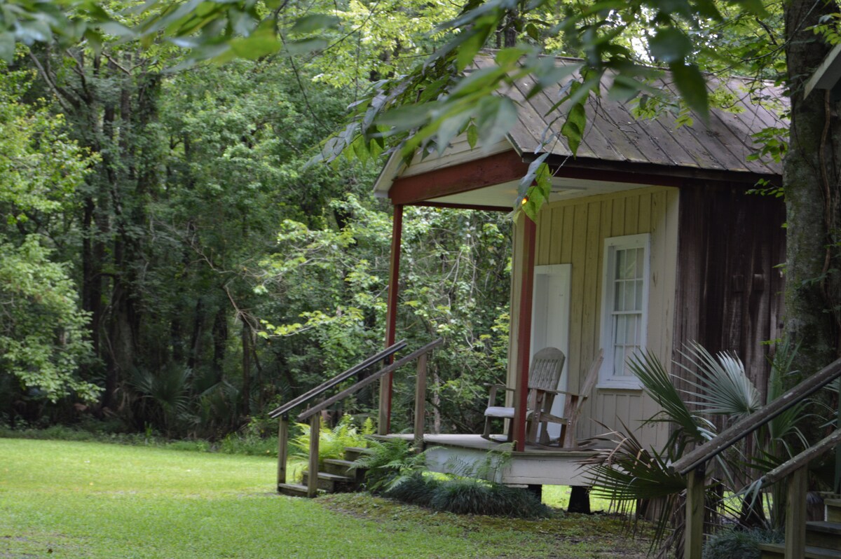 The Cajun Village Cottage Honeymoon Suite Guesthouses For Rent