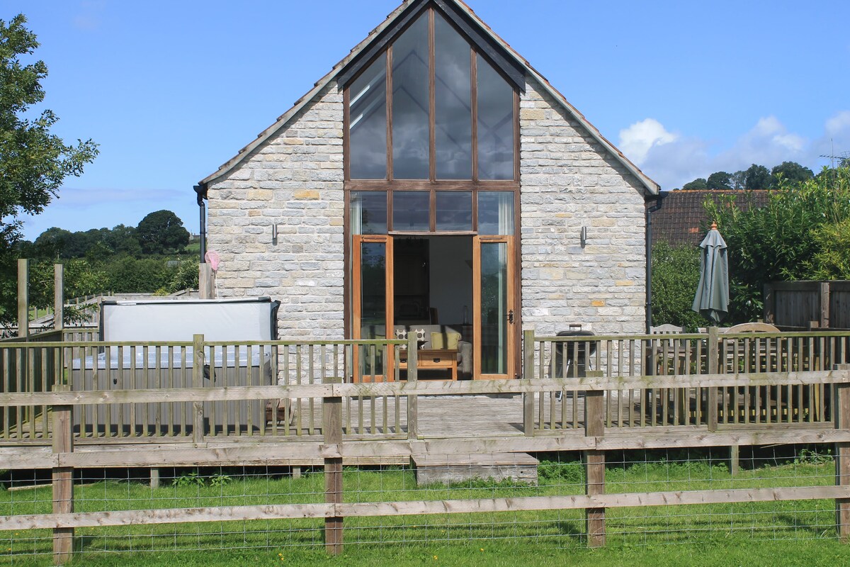 Lottisham Barn Nr Glastonbury With Hot Tub Cottages For Rent In