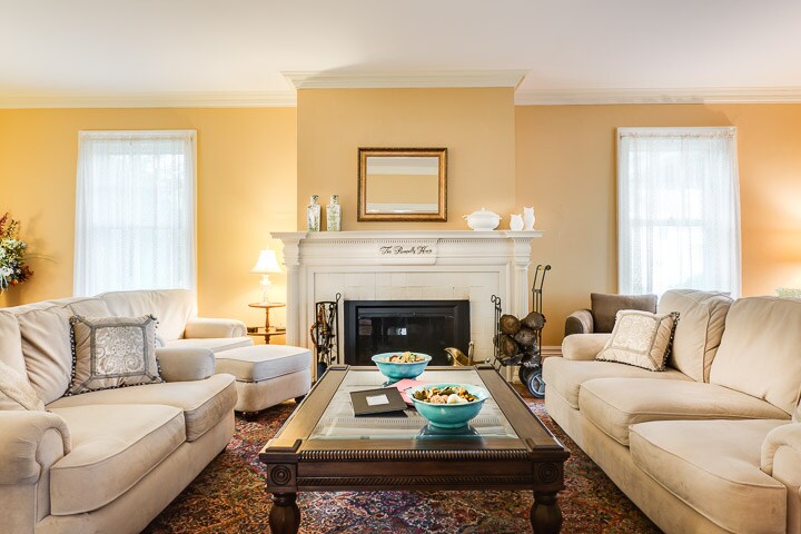 Pumpelly Estate Mcmaster Room Rm4 Bed And Breakfasts For Rent