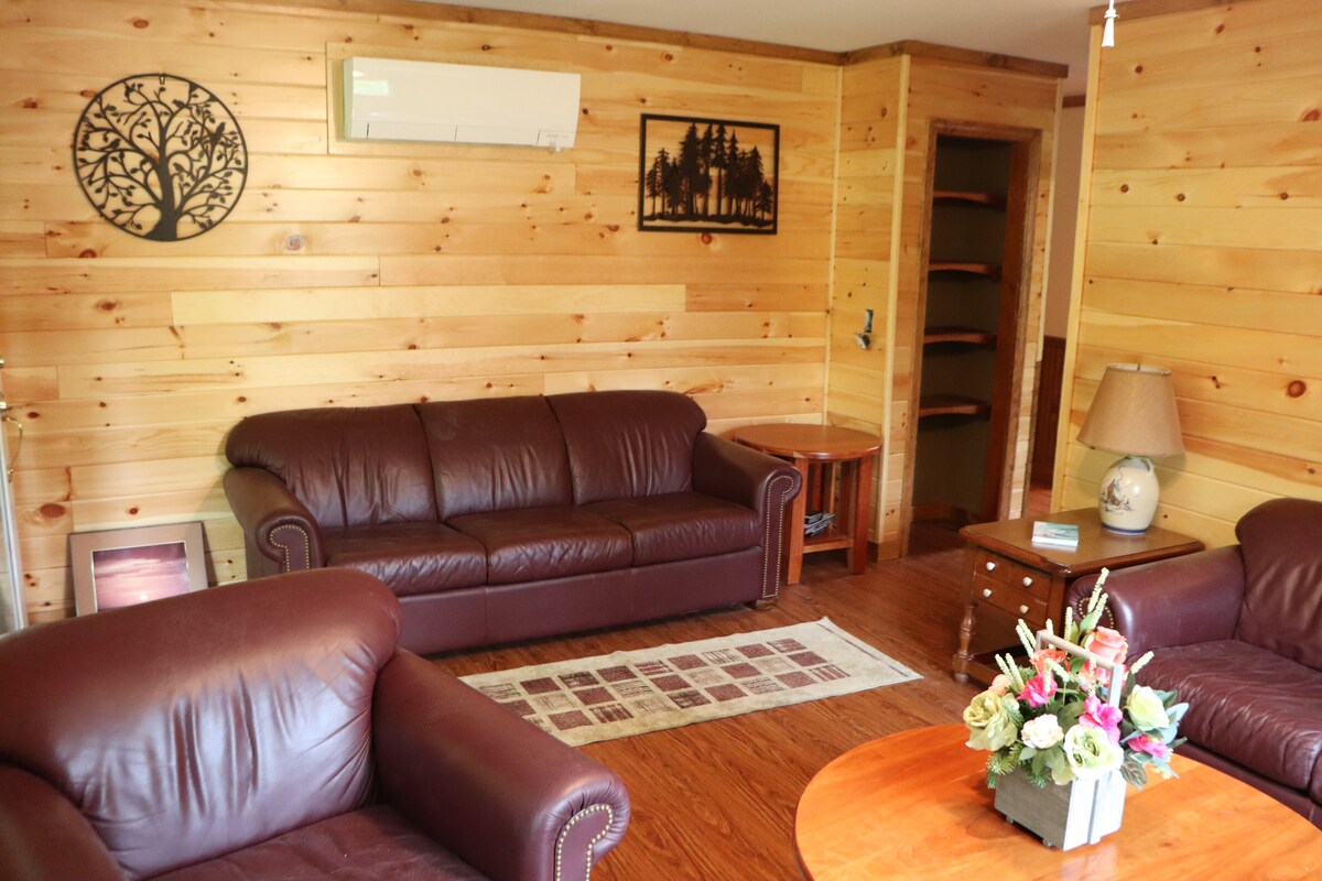 Rustic Knotty Pine Getaway Guest Suites For Rent In Raymond Maine