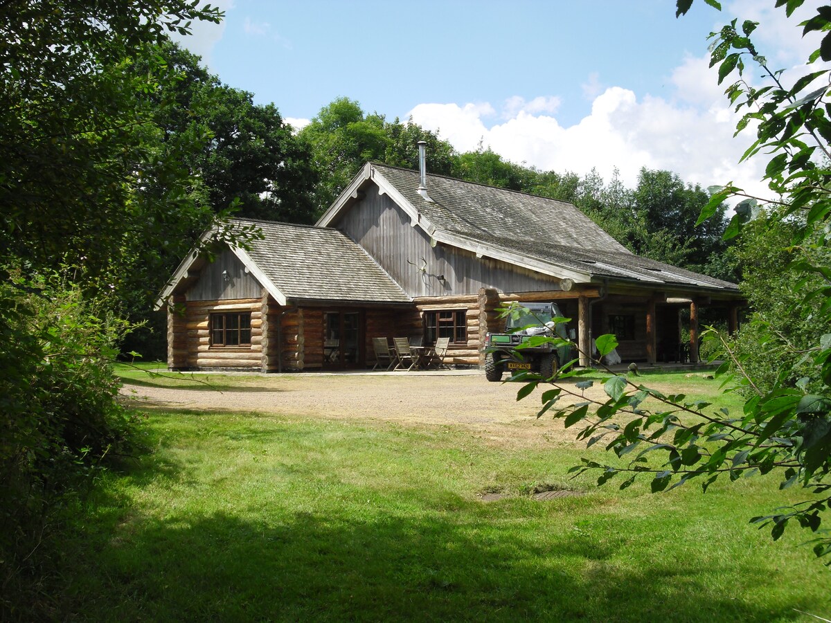 Tamarack Lodge Self Catering Cabin At Fyfett Farm Cabins For