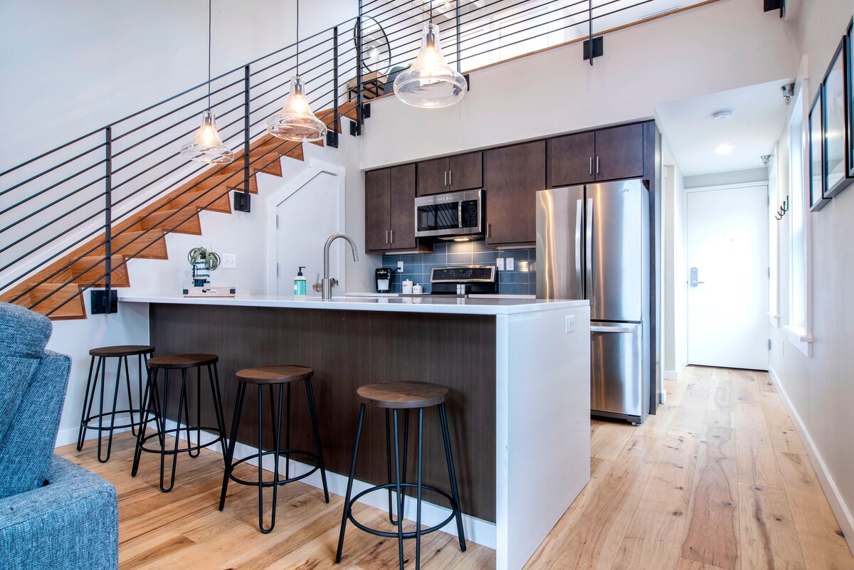 Stunning Modern Loft In The Center Of Otr Apartments For Rent