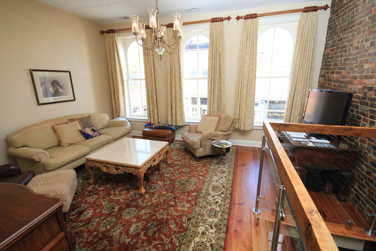 Secretariat Suite Lofts For In Paris Kentucky United States