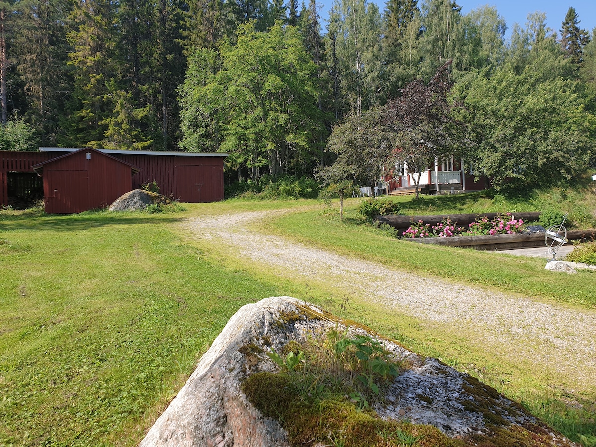 Flottarstugan,ett lugnt boende vid Revsundssjn. Brcke N Flottarstugan ligger 150 meter frn Revsundssjn, vilket r knt fr sitt goda fiske. Btar finns att Select check-in date. This host More places to stay in Brcke N: Apartments Flottarstugan,ett lugnt boende vid Revsundssjn - Airbnb