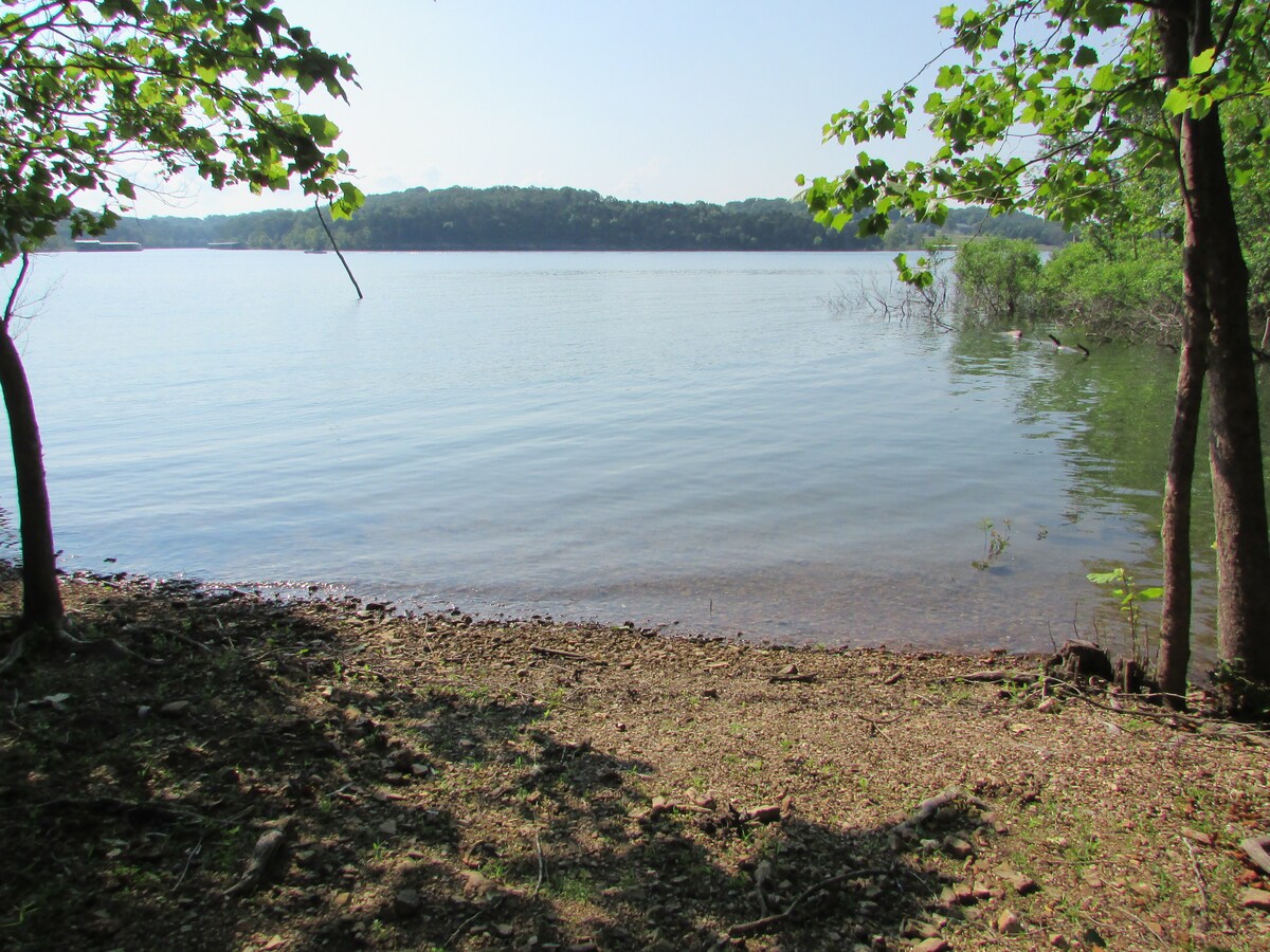 Twin Oaks Lakefront Cabin On Table Rock Lake Cabins For Rent In