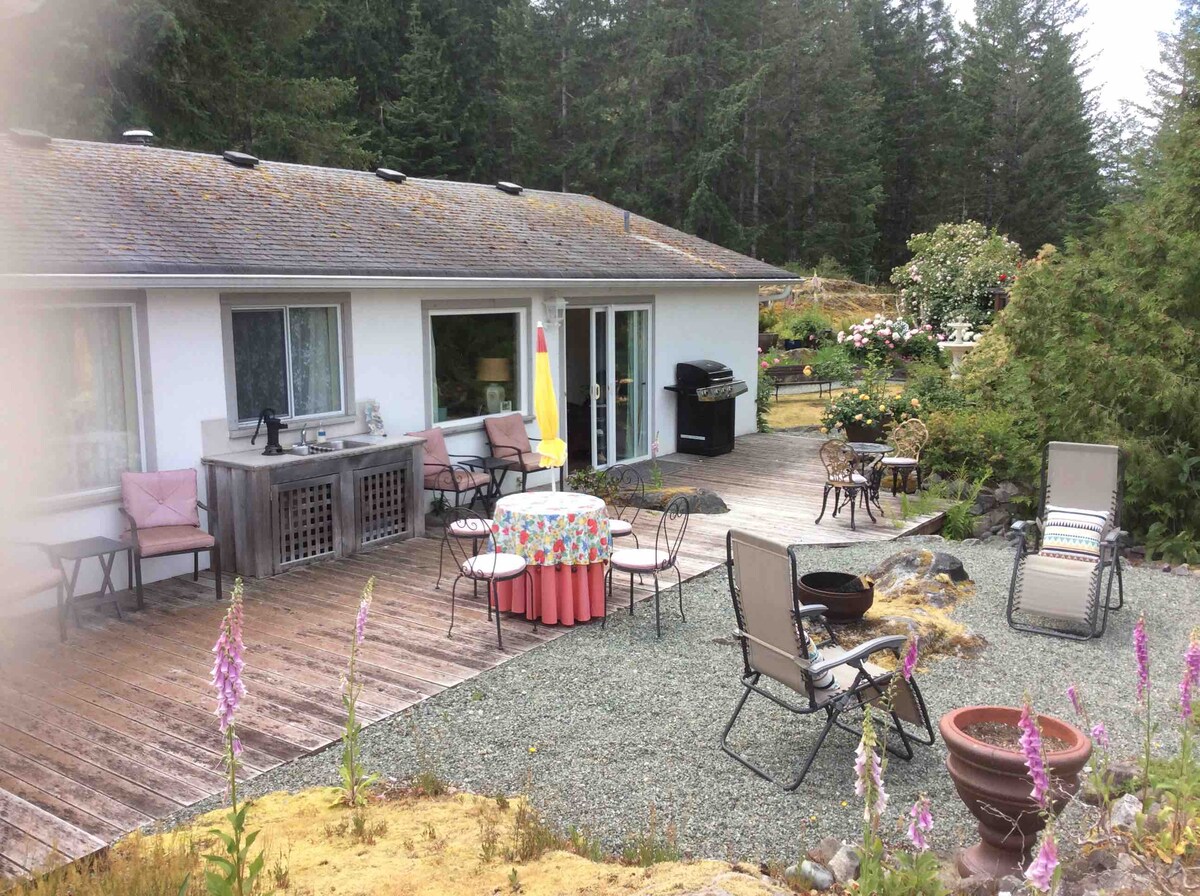 Mockingbird Hill Vacation Rental Cottages For Rent In Port Alberni