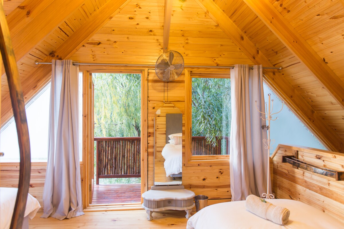 Arum Lily Log Cabin Cabins For Rent In Wolseley