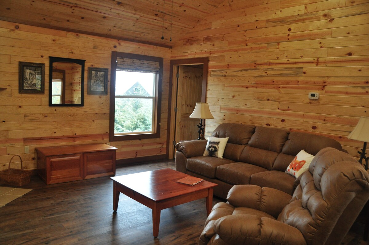 No Sunday Check Ins Relaxing Gated Cabins Hot Tub Cabins For
