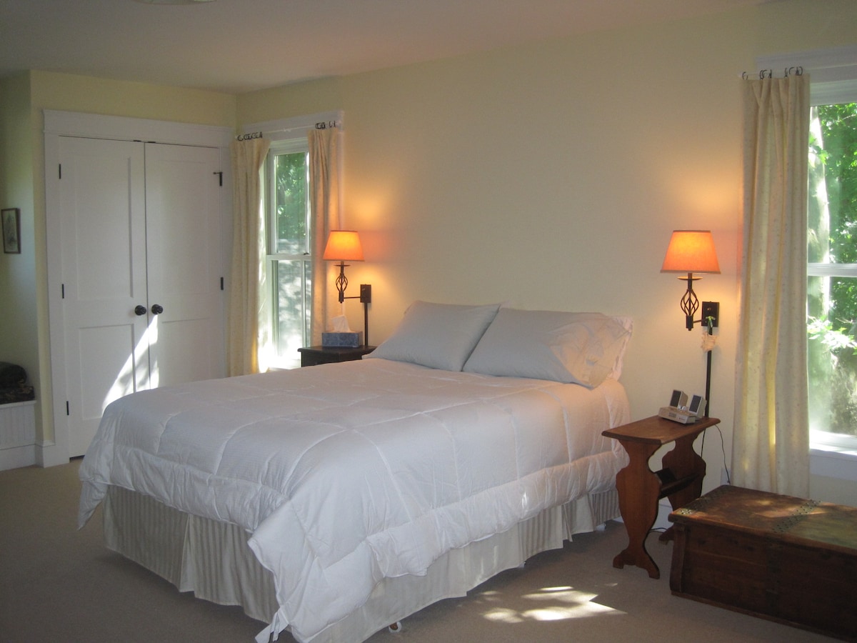 Cold Spring Suite